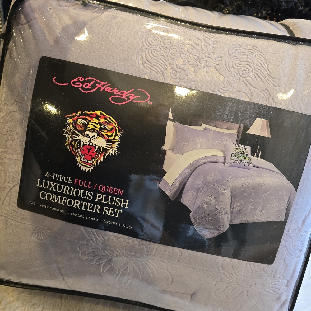 Ed Hardy 4 piece full/queen Lilac luxurious plush comforter set new - Picture 3 of 9